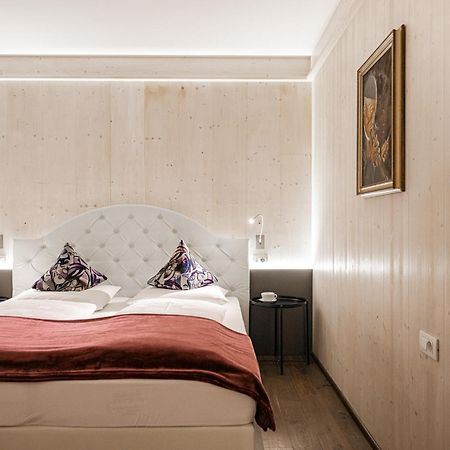 Myloisl Apartments Лутаго Екстериор снимка