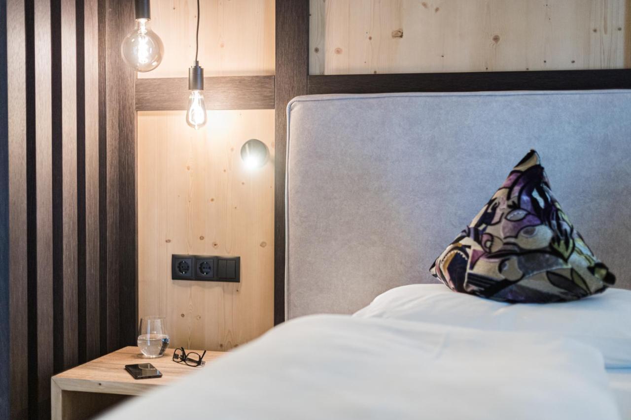 Myloisl Apartments Лутаго Екстериор снимка