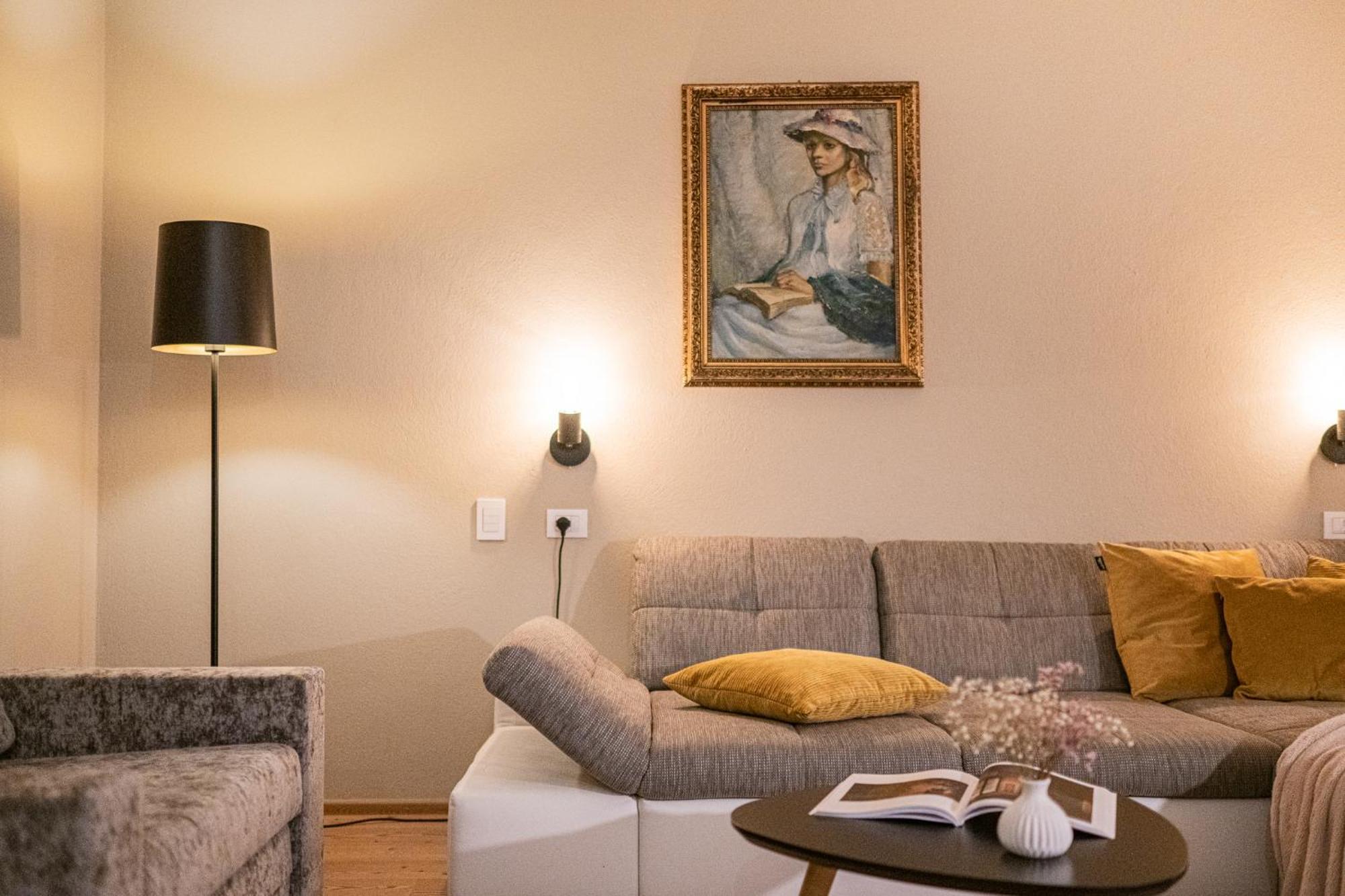 Myloisl Apartments Лутаго Екстериор снимка